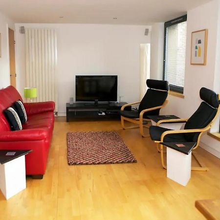 Joivy Inviting Flat With Parking In Canonmills Единбург Екстериор снимка