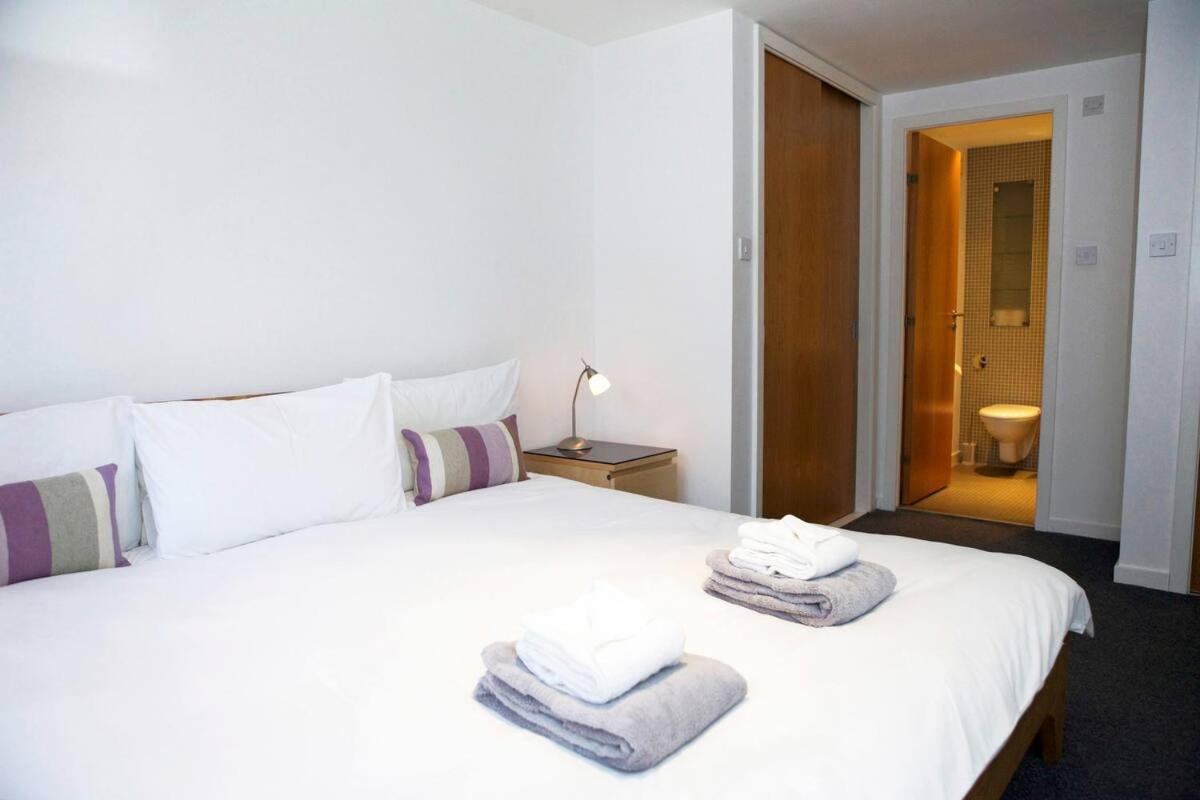 Joivy Inviting Flat With Parking In Canonmills Единбург Екстериор снимка