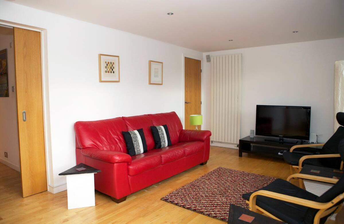 Joivy Inviting Flat With Parking In Canonmills Единбург Екстериор снимка